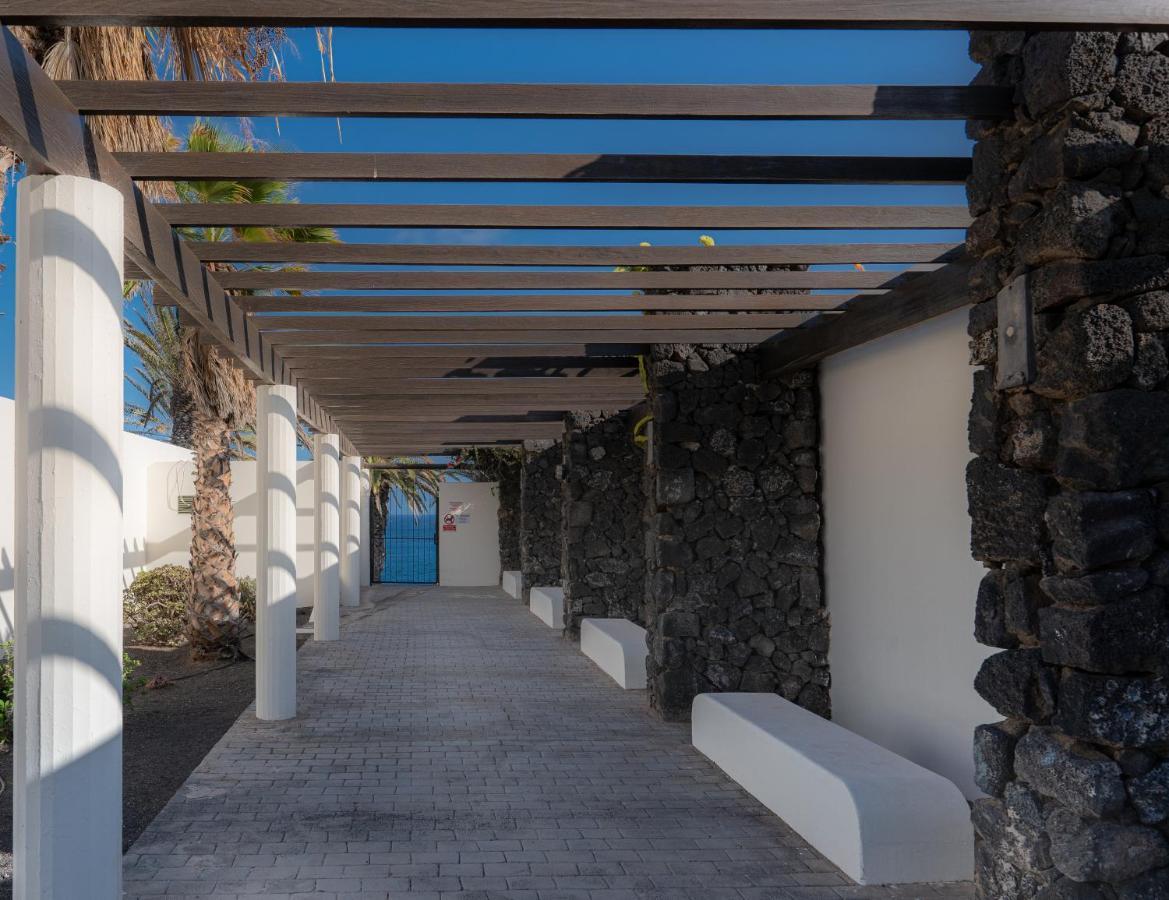 Apartamento En Playa Roca Primer Linea De Mar Costa Teguise Exterior photo